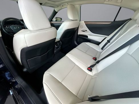 Used 2025 Lexus ES 350 w/ Premium Package FWD image 9