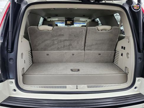 Used 2015 Cadillac Escalade Premium image 35