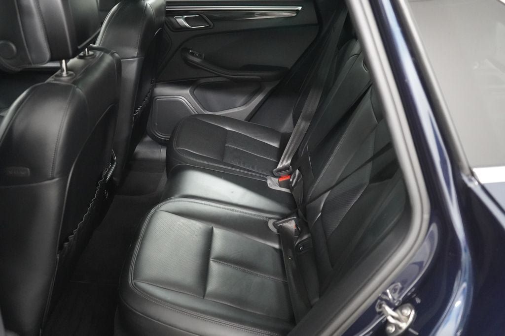 Used 2023 Porsche Macan S AWD/4WD image 25