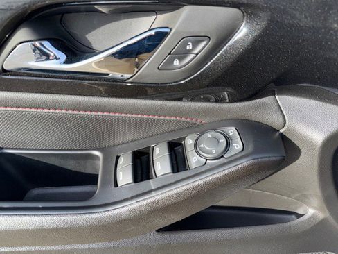 Used 2023 Chevrolet Traverse RS image 13