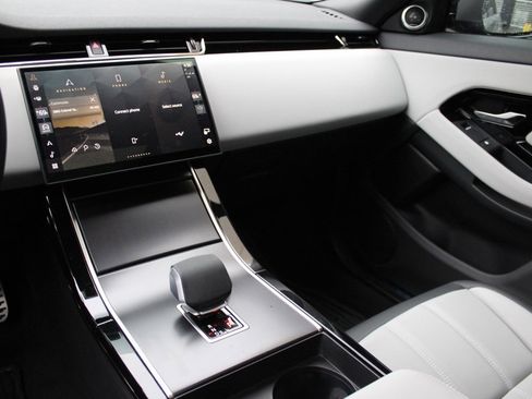 Certified 2026 Land Rover Range Rover Evoque Dynamic SE image 19