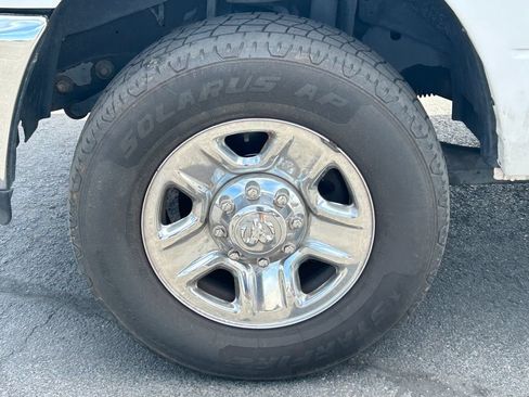 Used 2018 RAM 2500 Tradesman w/ Chrome Appearance Group AWD/4WD image 13