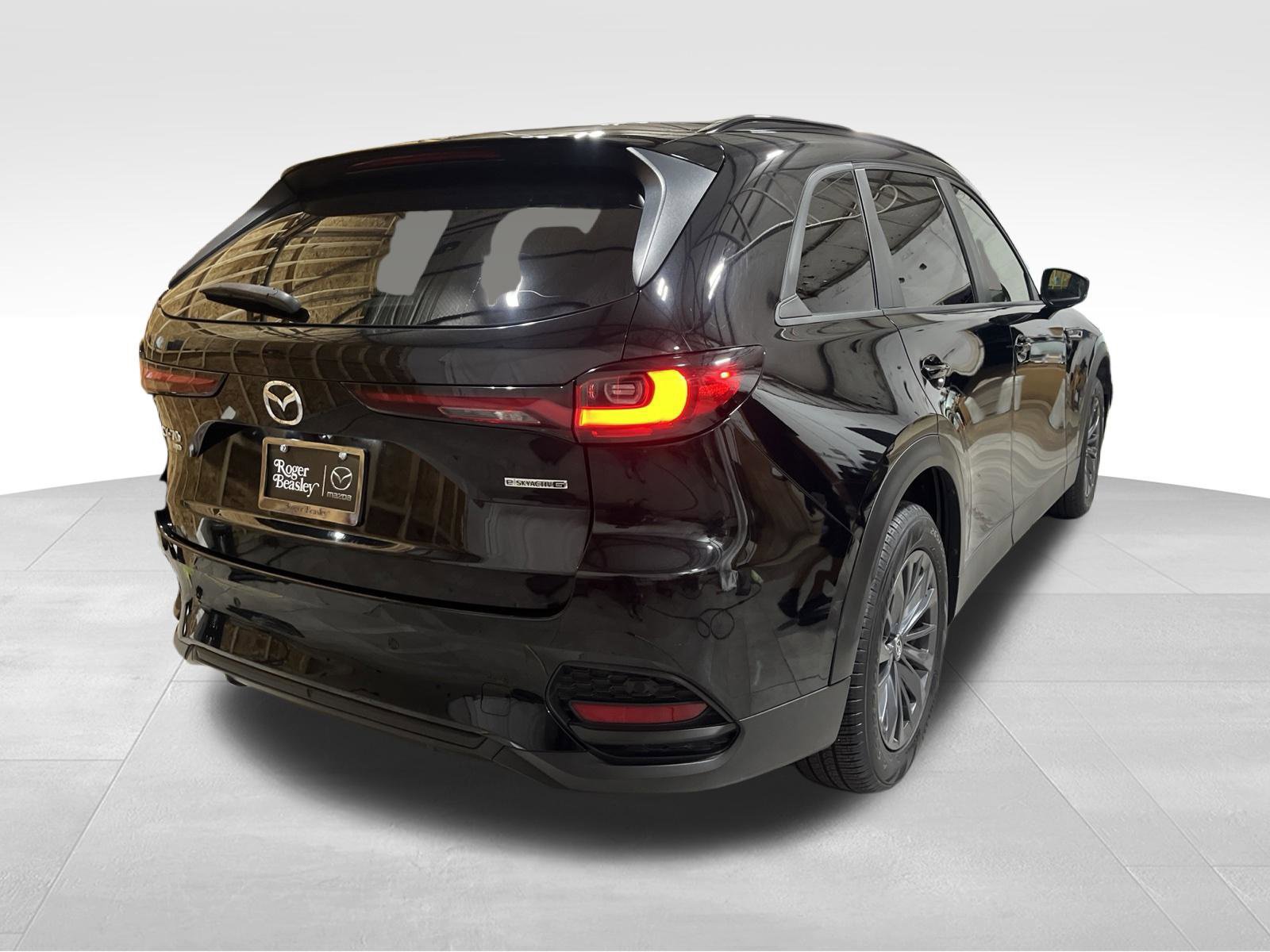 Certified 2025 MAZDA CX-70 3.3 Turbo w/ Preferred Package AWD/4WD image 5