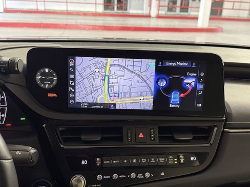 Used 2022 Lexus ES 300h 300h Luxury image 20