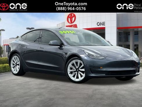 Used 2022 Tesla Model 3 Long Range AWD/4WD image 1