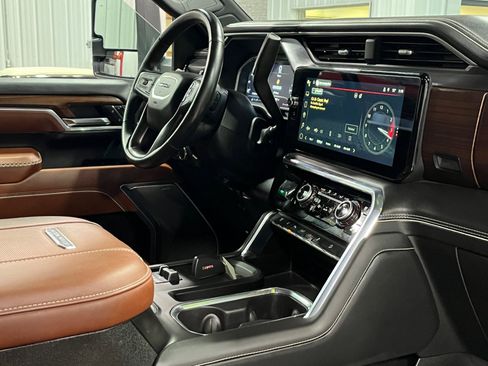 Used 2024 GMC Sierra 2500 Denali Ultimate w/ Max Trailering Package image 11