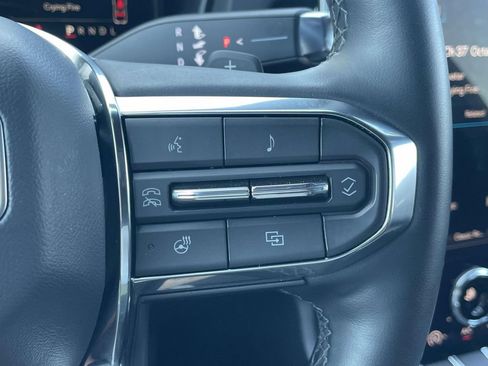 Used 2025 GMC Terrain Elevation AWD/4WD image 19