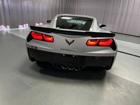 Used 2018 Chevrolet Corvette Stingray Coupe RWD image 6