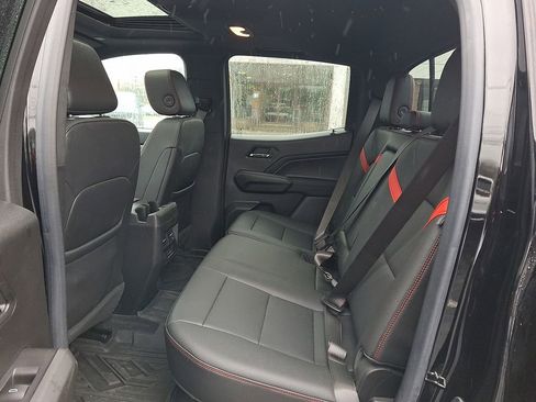 Used 2023 Chevrolet Colorado Z71 w/ Z71 Convenience Package 2 image 12