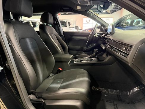 Used 2023 Honda Civic Sport image 8