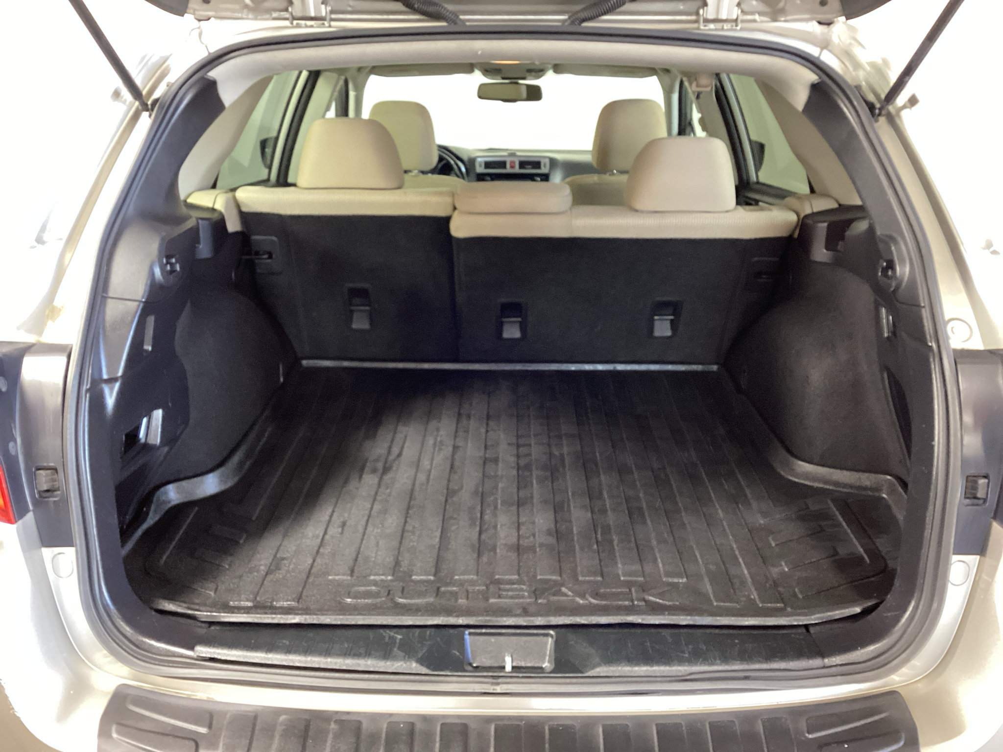 Used 2016 Subaru Outback 2.5i Premium AWD/4WD image 13