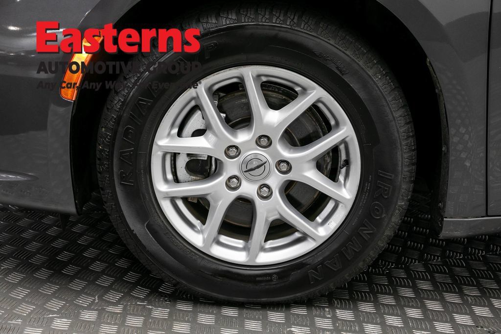 Used 2023 Chrysler Pacifica Touring-L FWD image 34