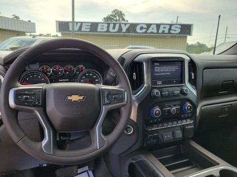 Used 2022 Chevrolet Silverado 1500 LTZ image 9