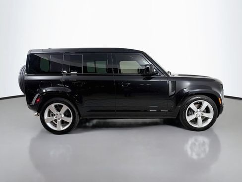 Used 2025 Land Rover Defender 110 X-Dynamic SE AWD/4WD image 4