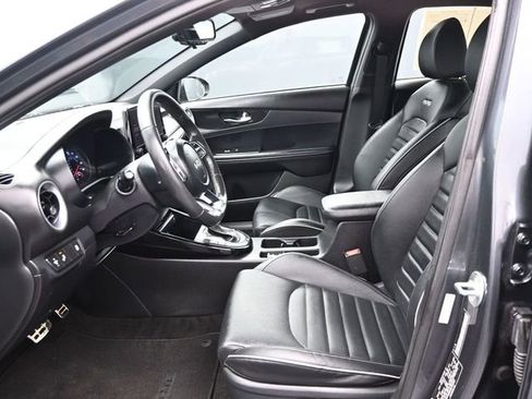 Used 2024 Kia Forte GT-Line w/ GT-Line Premium Package image 12