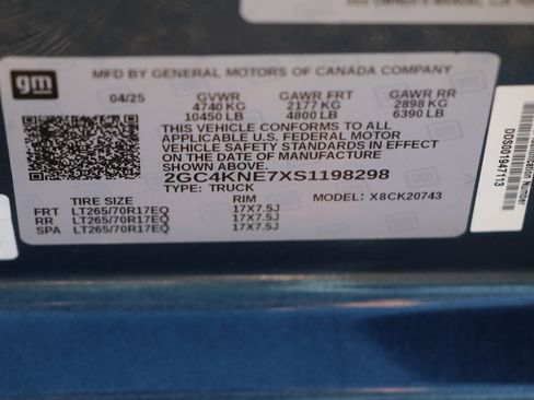 Used 2025 Chevrolet Silverado 2500 LT w/ Convenience Package image 36