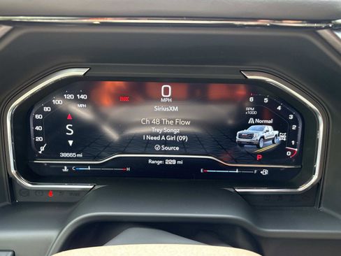 Used 2024 GMC Sierra 1500 AT4 w/ Technology Package image 21