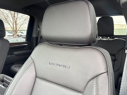 New 2025 GMC Sierra 2500 Denali w/ Denali Reserve Package image 17