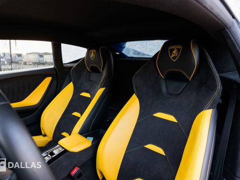 Used 2023 Lamborghini Huracan Tecnica image 23