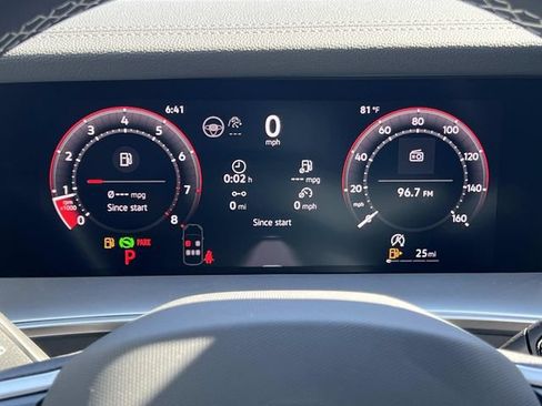 New 2026 Volkswagen Tiguan SE FWD image 17