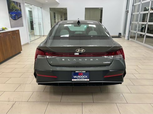 New 2026 Hyundai Elantra Limited FWD image 9