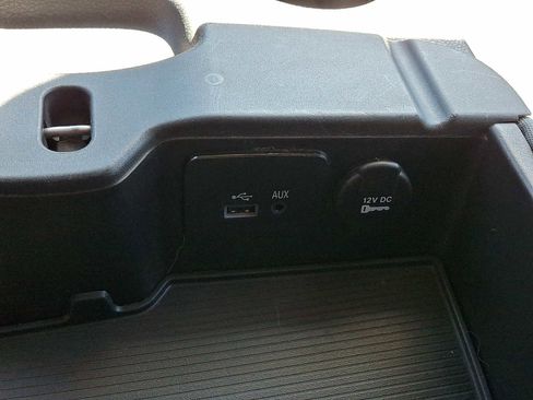 Used 2015 RAM 1500 Express AWD/4WD image 22