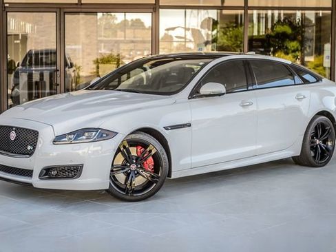 Used 2016 Jaguar XJ image 2
