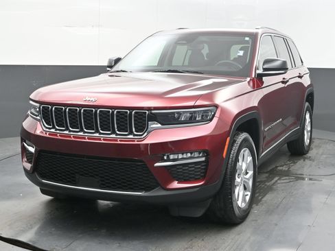 Used 2023 Jeep Grand Cherokee Limited AWD/4WD image 4