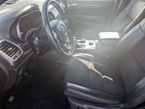 Used 2022 Jeep Grand Cherokee Laredo X AWD/4WD image 17