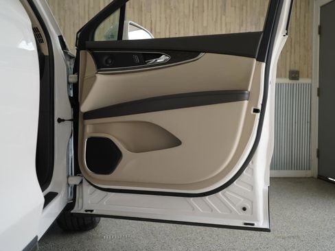 Used 2019 Lincoln Nautilus Reserve w/ Driver Assistance Package image 32