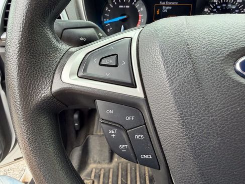 Used 2015 Ford Fusion SE FWD image 22