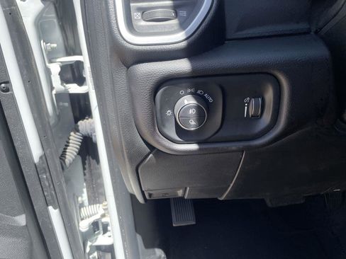 Used 2024 RAM 2500 Big Horn AWD/4WD image 11