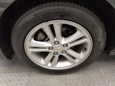 Used 2017 Chevrolet Cruze LT w/ Sun And Sound Package image 31