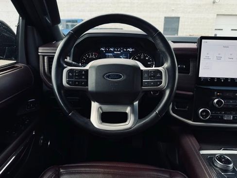 Used 2024 Ford Expedition Limited image 32