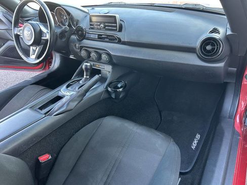Used 2016 MAZDA MX-5 Miata Sport image 16