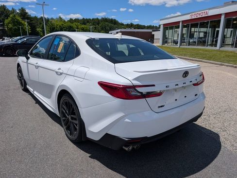 Used 2026 Toyota Camry SE w/ Convenience Package FWD image 3