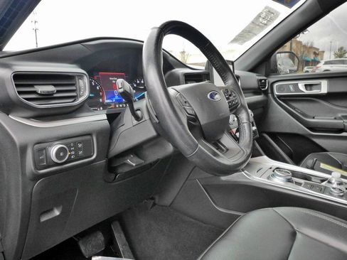 Used 2020 Ford Explorer XLT w/ Equipment Group 202A image 23