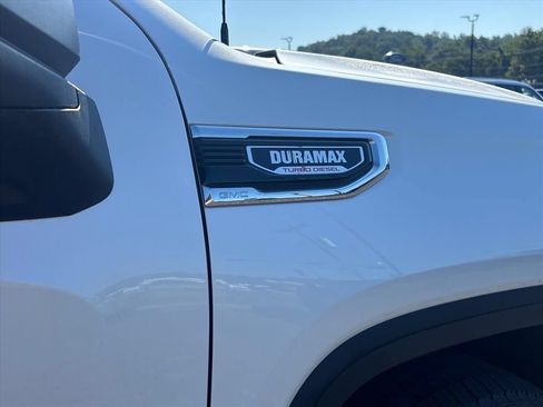 Used 2024 GMC Sierra 1500 Denali w/ Denali Reserve Package AWD/4WD image 11
