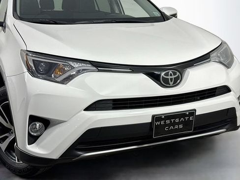 Used 2018 Toyota RAV4 XLE AWD/4WD image 39