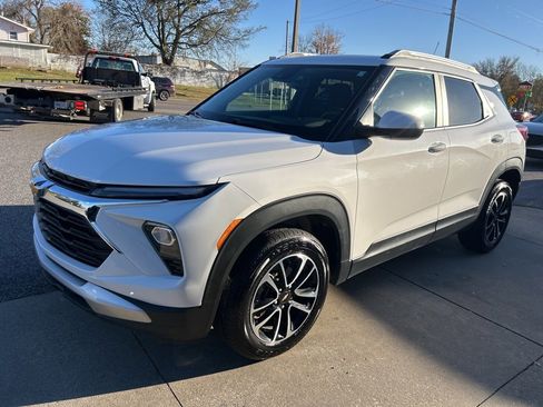 Used 2024 Chevrolet TrailBlazer LT image 5