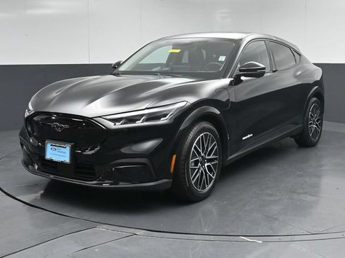 Certified 2025 Ford Mustang Mach-E Premium AWD/4WD image 3