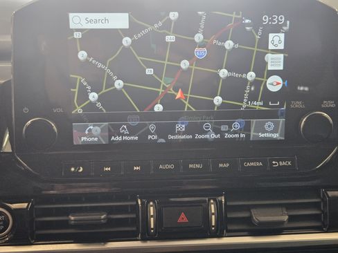 Used 2022 Nissan Pathfinder SL AWD/4WD image 18