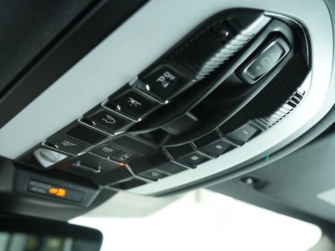 New 2024 Porsche Macan image 36