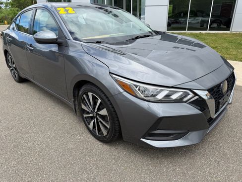 Used 2022 Nissan Sentra SV w/ SV Premium Package FWD image 4