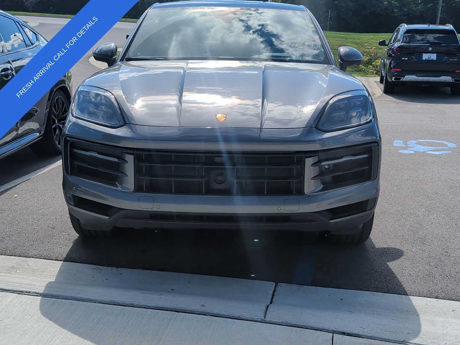 Used 2025 Porsche Cayenne Coupe AWD/4WD image 2