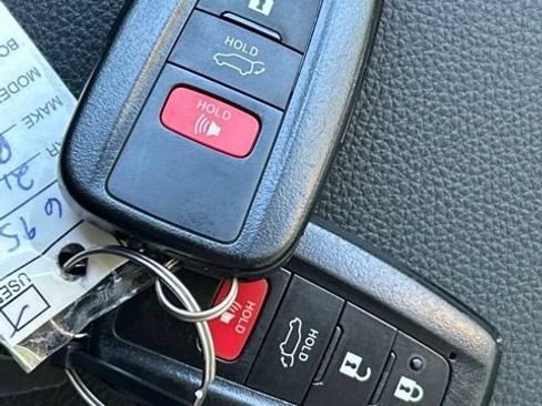 Certified 2021 Toyota RAV4 XLE Premium AWD/4WD image 74