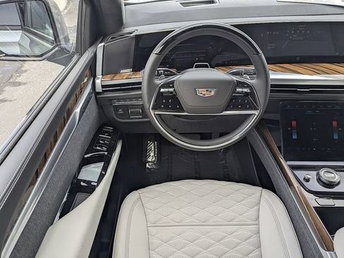 Used 2026 Cadillac Escalade Platinum Sport w/ LPO, ONYX Package AWD/4WD image 16