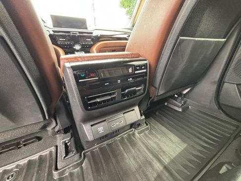 Used 2024 Acura MDX SH-AWD w/ Technology Package image 14