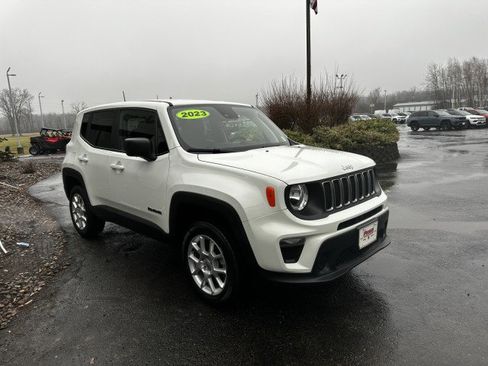 Used 2023 Jeep Renegade Latitude image 9