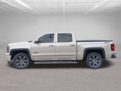 Used 2015 Chevrolet Silverado 1500 High Country w/ High Country Premium Package AWD/4WD image 2